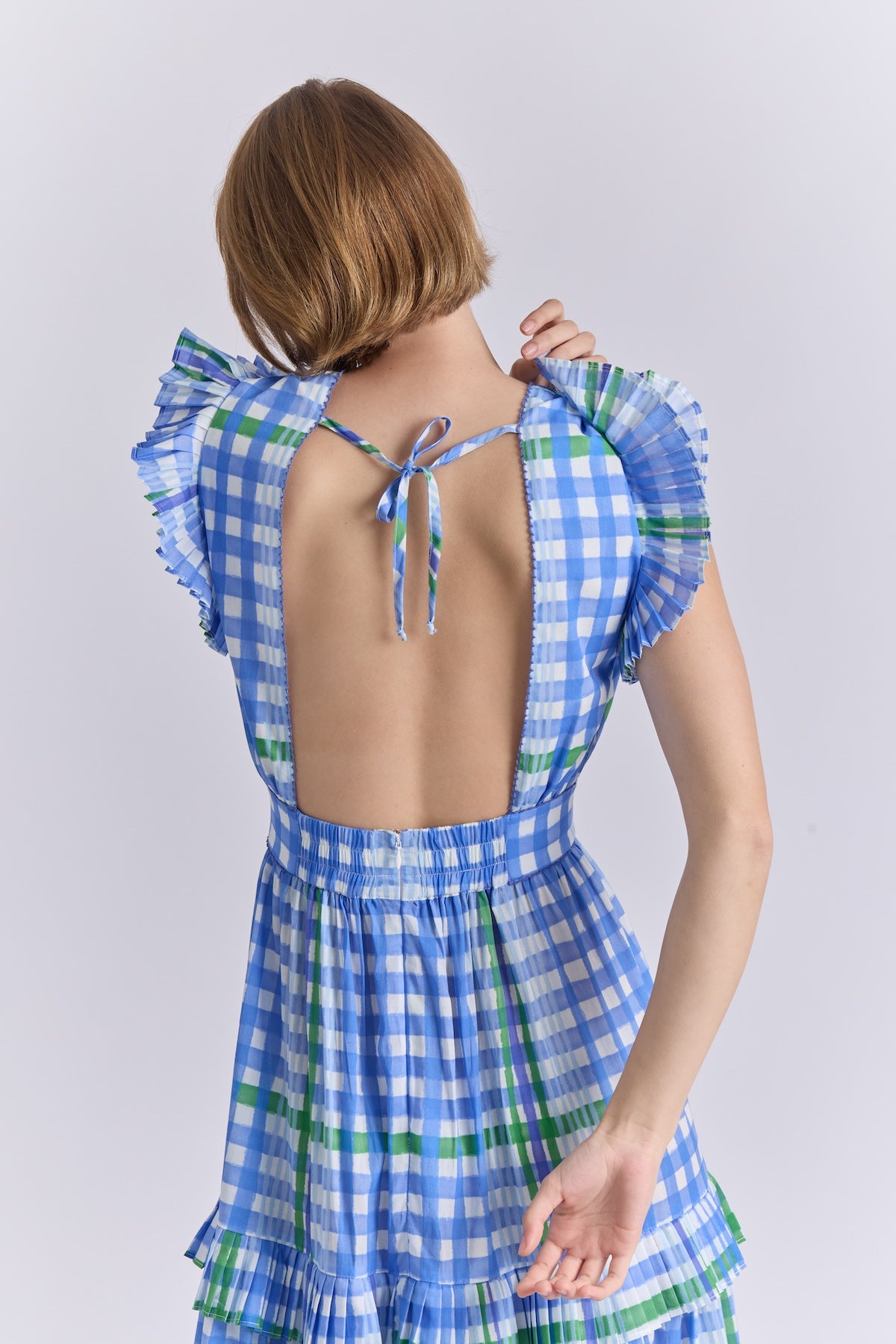 Cora Dress- Trama