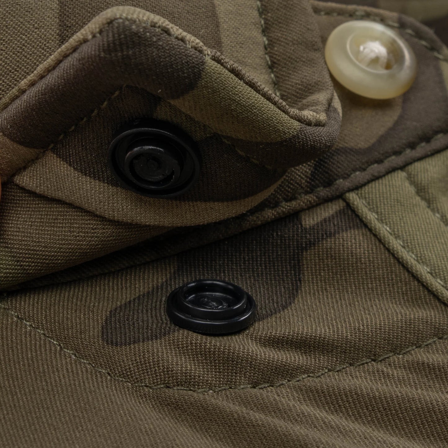 The Torcaza Long Sleeve by Poncho in Dark Camo