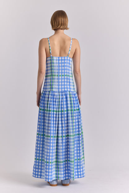 Paca Dress- Trama